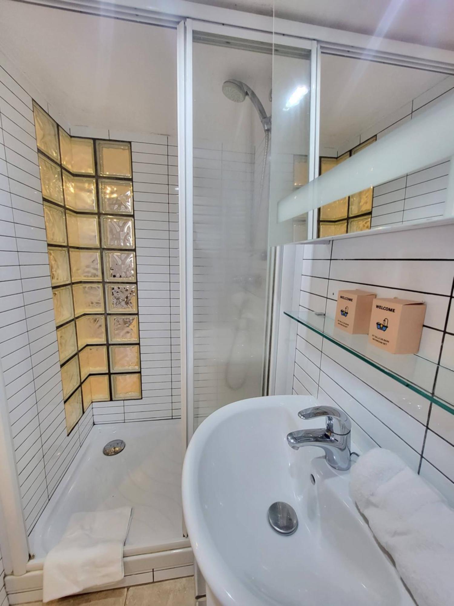 Au Coeur Du Vieux-nice - Plages - Mezzanine - 3 Personnes - A Pied! Apartment *