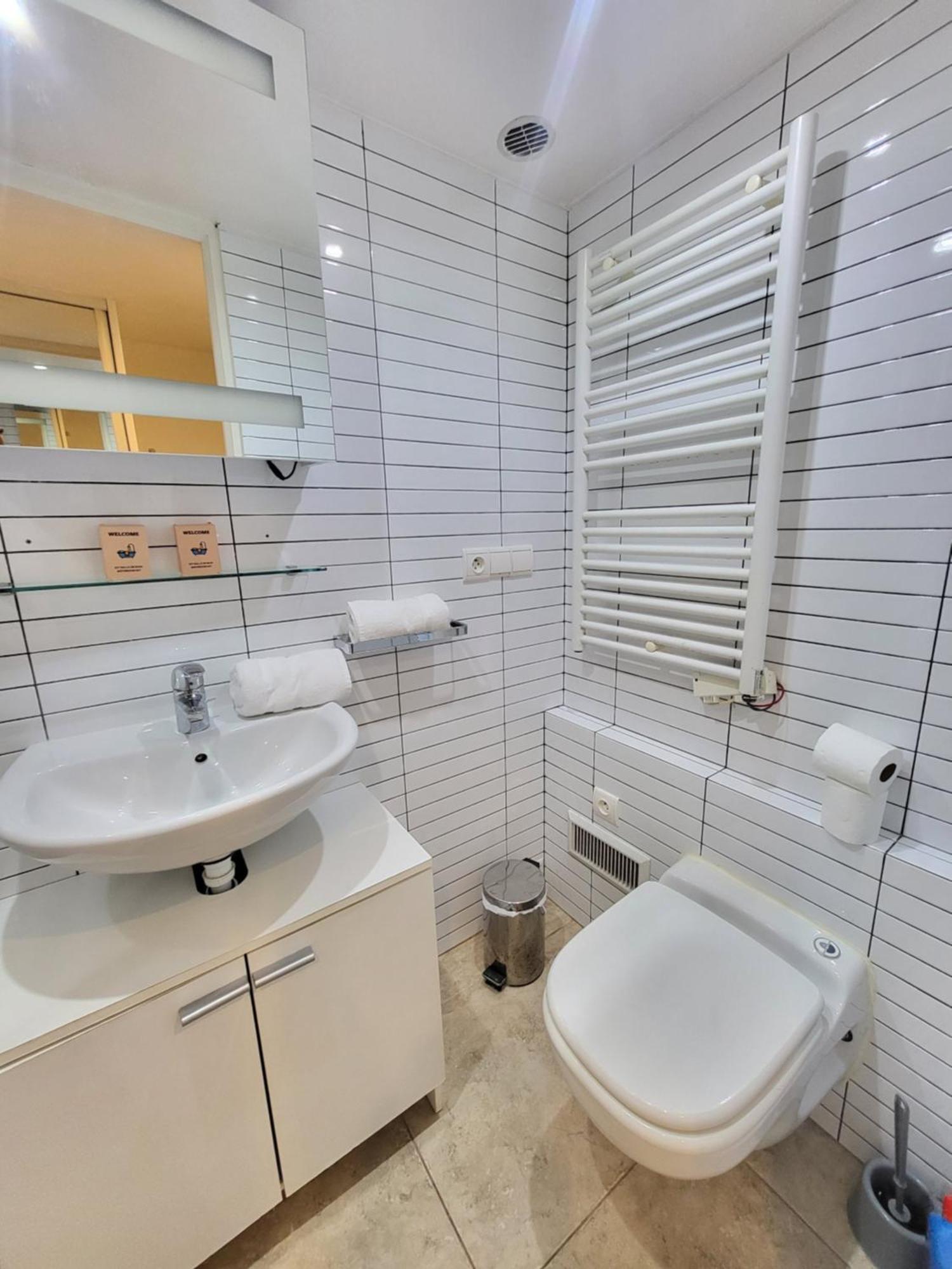 Apartment Au Coeur Du Vieux-nice - Plages - Mezzanine - 3 Personnes - A Pied! *