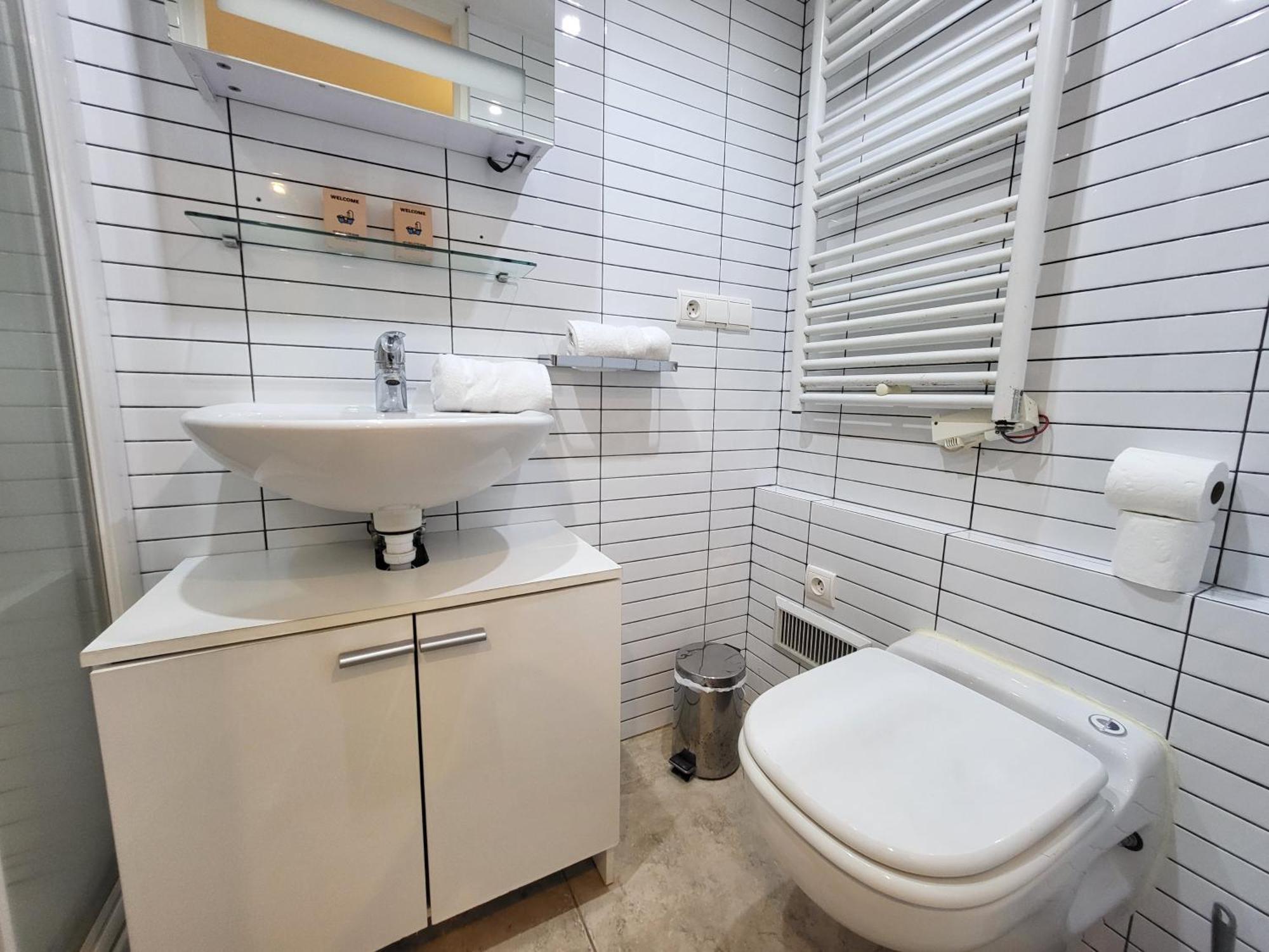 Apartment Au Coeur Du Vieux-nice - Plages - Mezzanine - 3 Personnes - A Pied! Nizza